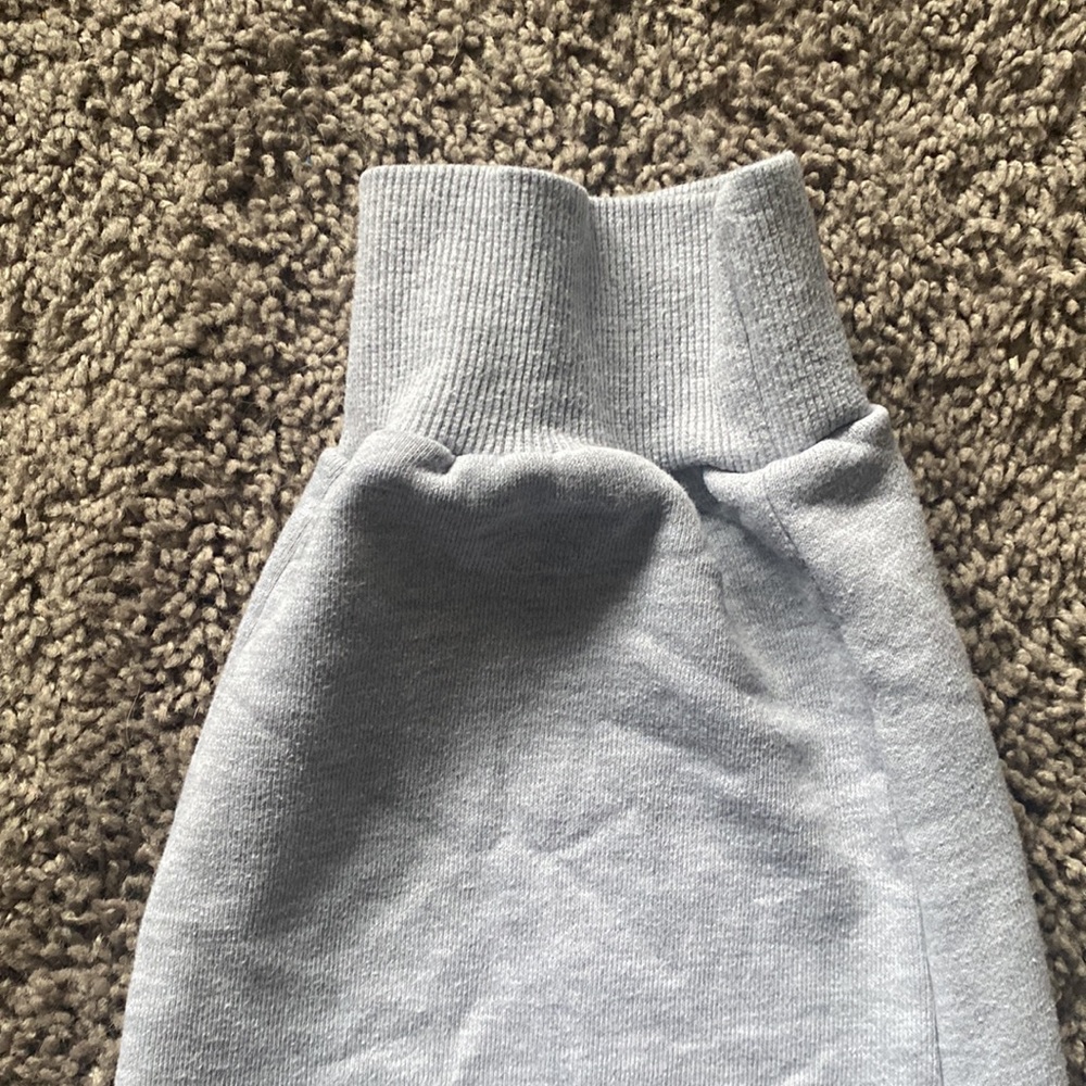 Gray Sweatpants Euc - image 3